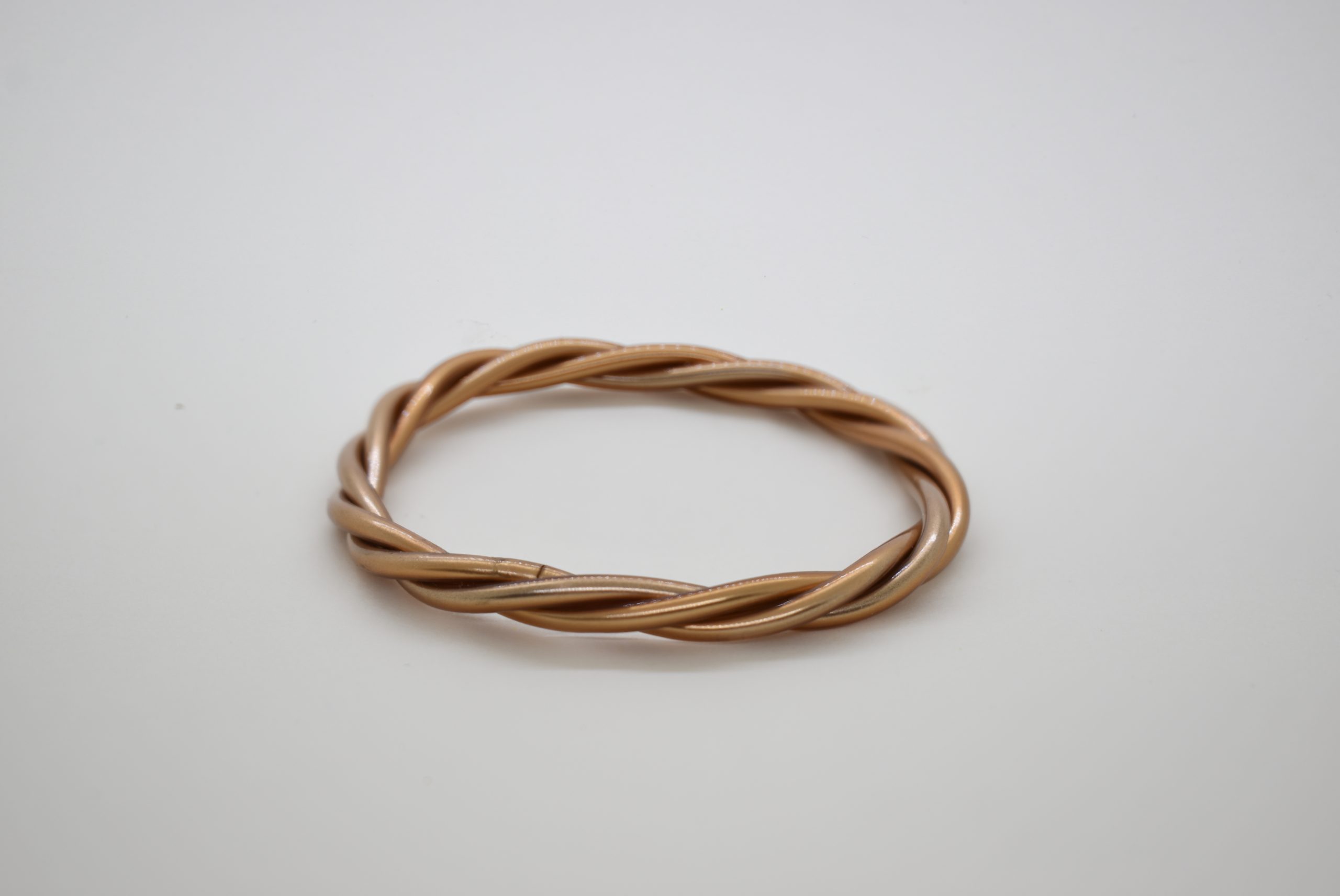 photo Bracelet Jonc Torsadé Bronze – Paix et Chaleur de la Collection Sérénité - pepitero.com photo Bracelet Jonc Torsadé Bronze – Paix et Chaleur de la Collection Sérénité - pepitero.com