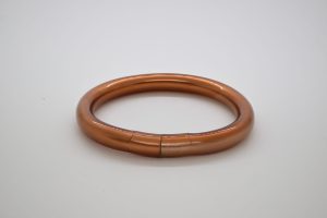 photo Bracelet Jonc Torsadé Bronze – Paix et Chaleur de la Collection Sérénité - pepitero.com