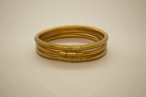 photo Bracelet jonc en Or – Élégance et Raffinement de la Collection Essentiel par 3 - pepitero.com